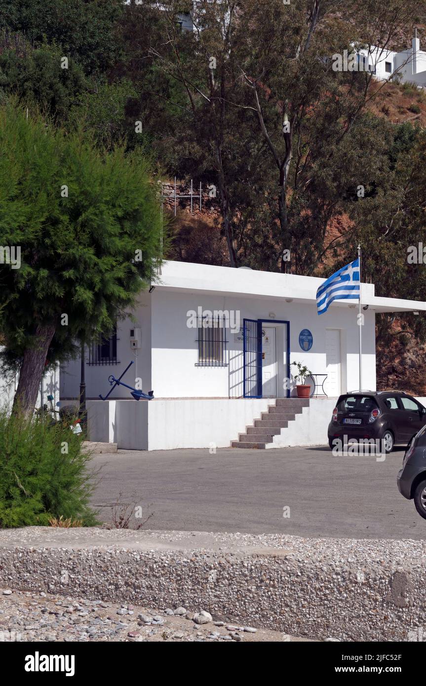 Hafenbehörde, Livadia, Insel Tilos, Dodekanese, Griechenland Stockfoto