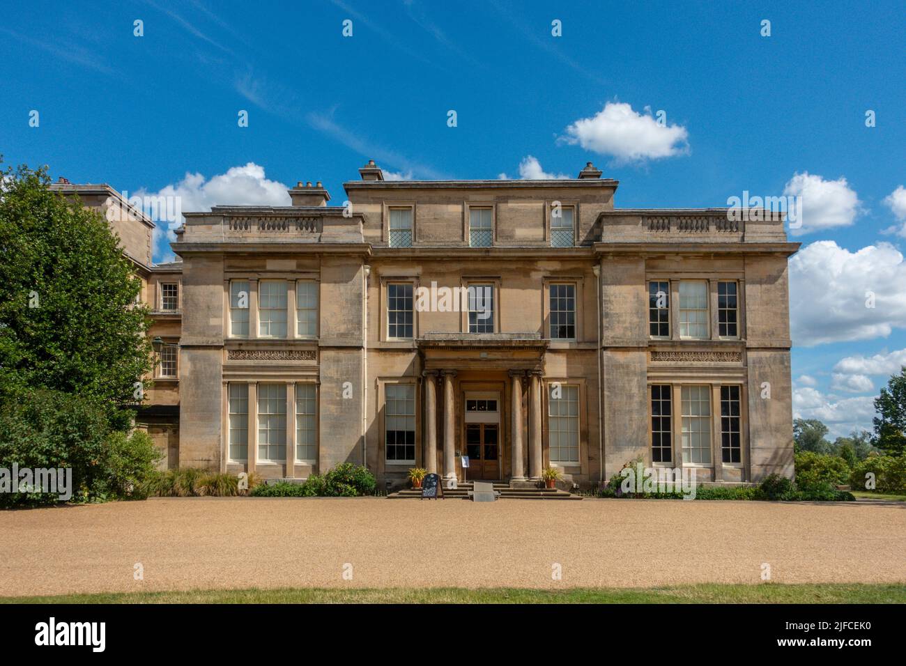 Normanby Hall,Normanby,North Lincolnshire,England das Normanby Hall ist ein atemberaubendes Herrenhaus im Regency-Stil, das sich auf einem idyllischen 300 Hektar großen Anwesen im Herzen des Nordens befindet Stockfoto