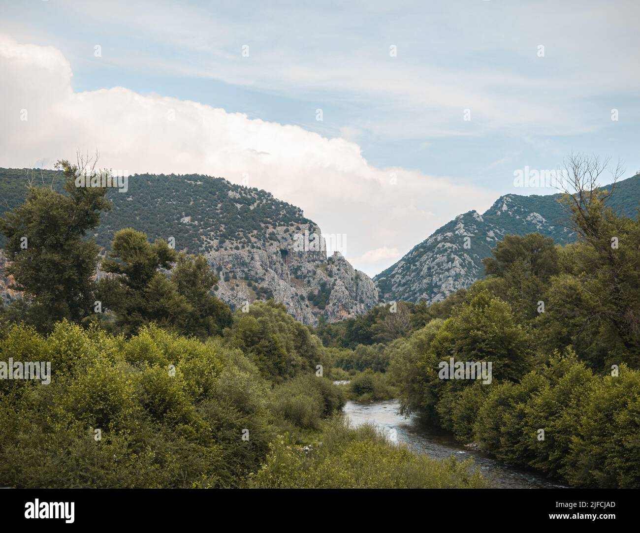 Der Canyon von Demir Kapija, bekannt als „Klisura“. Das Eiserne Tor von Mazedonien, in der Region Vardar, Wein, Tourismus Stockfoto