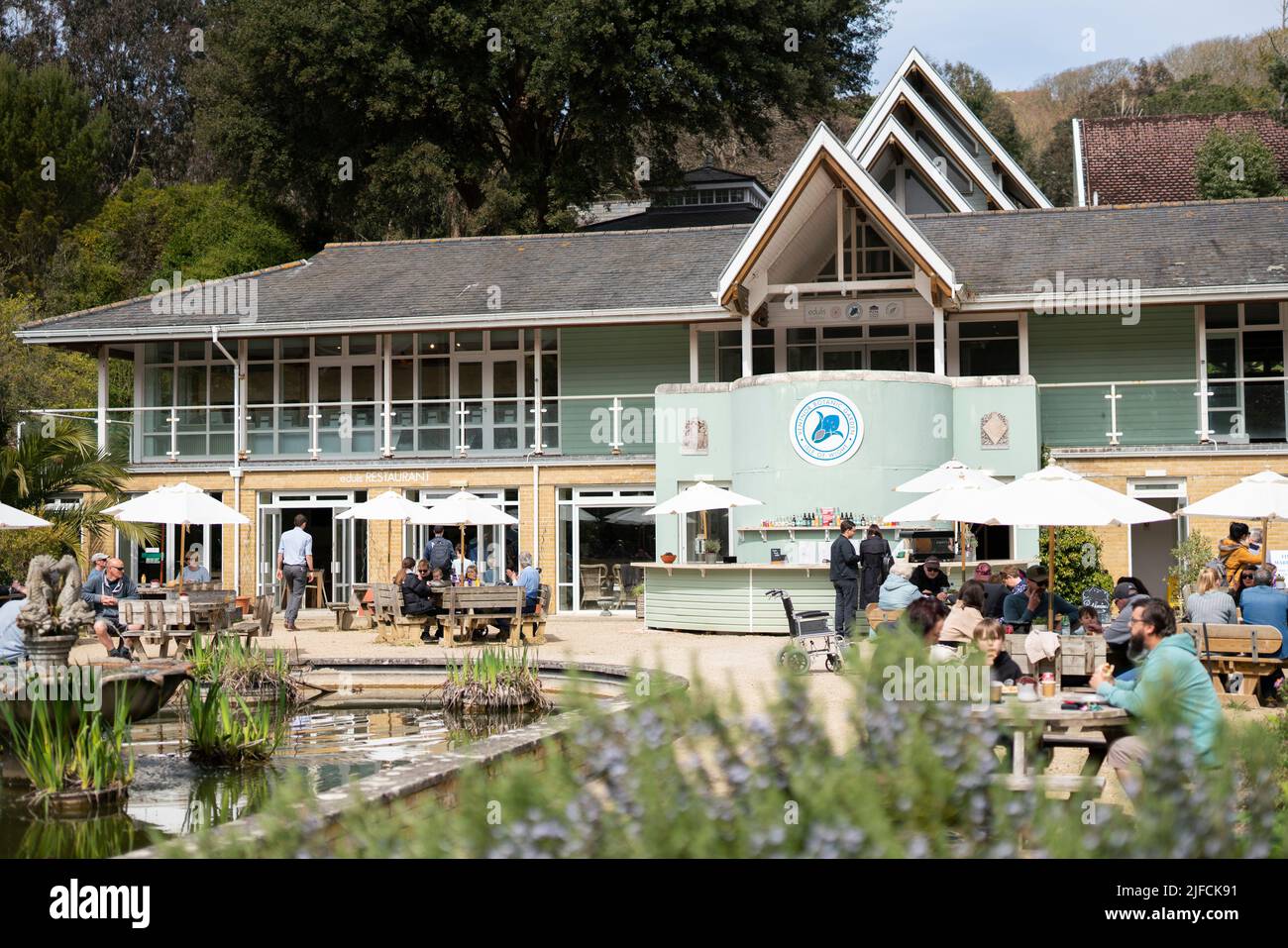 Gesamtansicht des Cafés und Restaurants des Botanischen Gartens Ventnor auf der Isle of Wight. Stockfoto Gesamtansicht des Cafés und Restaurants des Botanischen Gartens Ventnor auf der Isle of Wight. Stockfoto