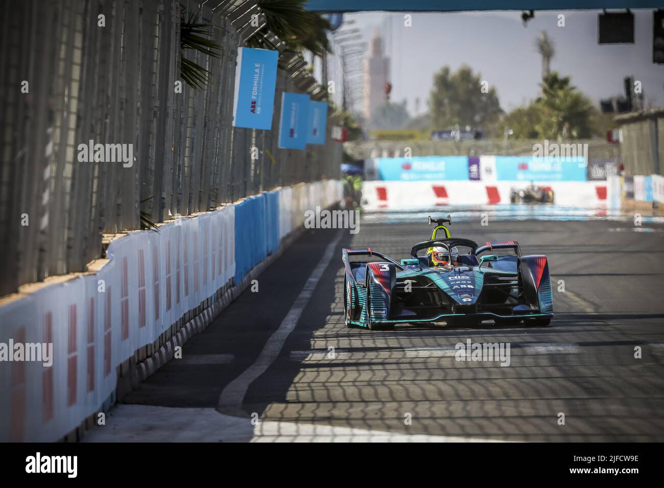 Marrakesch, Marokko. 01.. Juli 2022. 03 TURVEY Oliver (gbr), NIO 333 FE Team, Nio 333 001, Aktion während des Marrakesch ePrix 2022, 7. Treffen der ABB FIA Formel E Weltmeisterschaft 2021-22, auf dem Circuit International Automobile Moulay El Hassan vom 30. Juni bis 2. Juli, in Marrakesch, Marokko - Foto: Gregory Lenormand/DPPI/LiveMedia Kredit: Independent Photo Agency/Alamy Live News Stockfoto