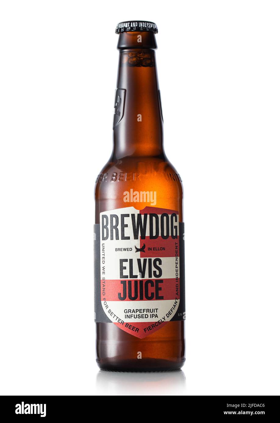 LONDON, UK - 29. MAI 2022: Flasche Elvis Juice Grapefruit ipa Bier von Brewdog auf Weiß. Stockfoto