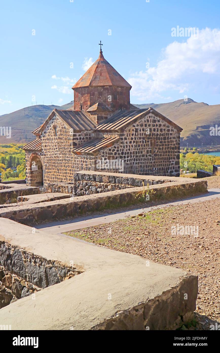 Surp Arakelots Kirche in Sevanavank Klosteranlage auf einer Halbinsel an der Nordwestküste des Sevan Sees, Armenien Stockfoto