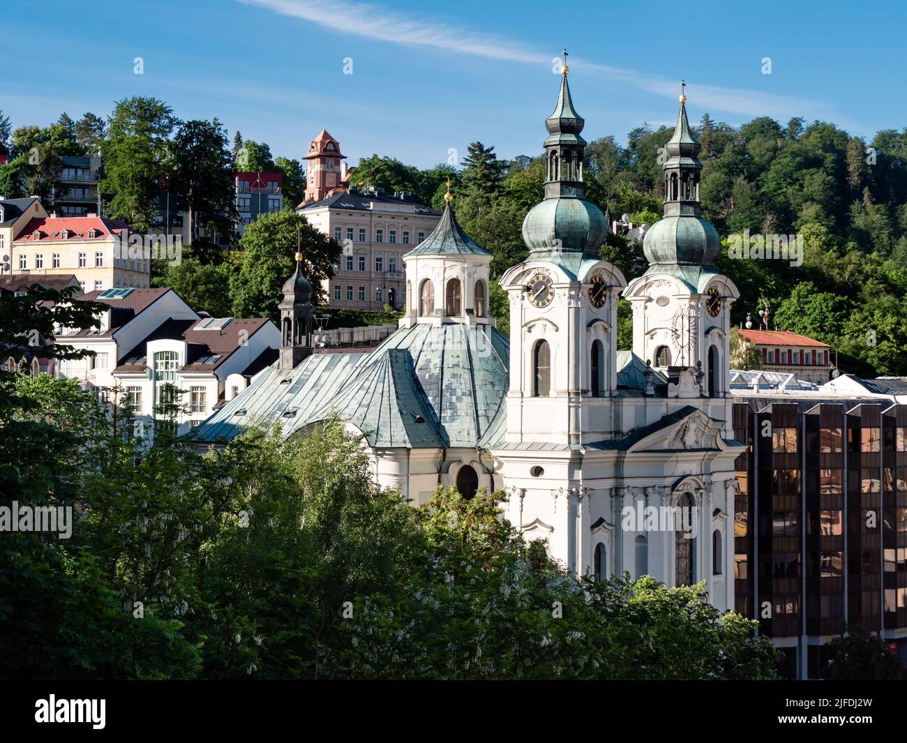 Kirche der Heiligen Maria Magdalena in Karlovy Vary, Böhmen, Tschechische Republik, eine hochbarocke katholische Kirche, die von Kilian Ignac Dientzenhofer entworfen wurde Stockfoto