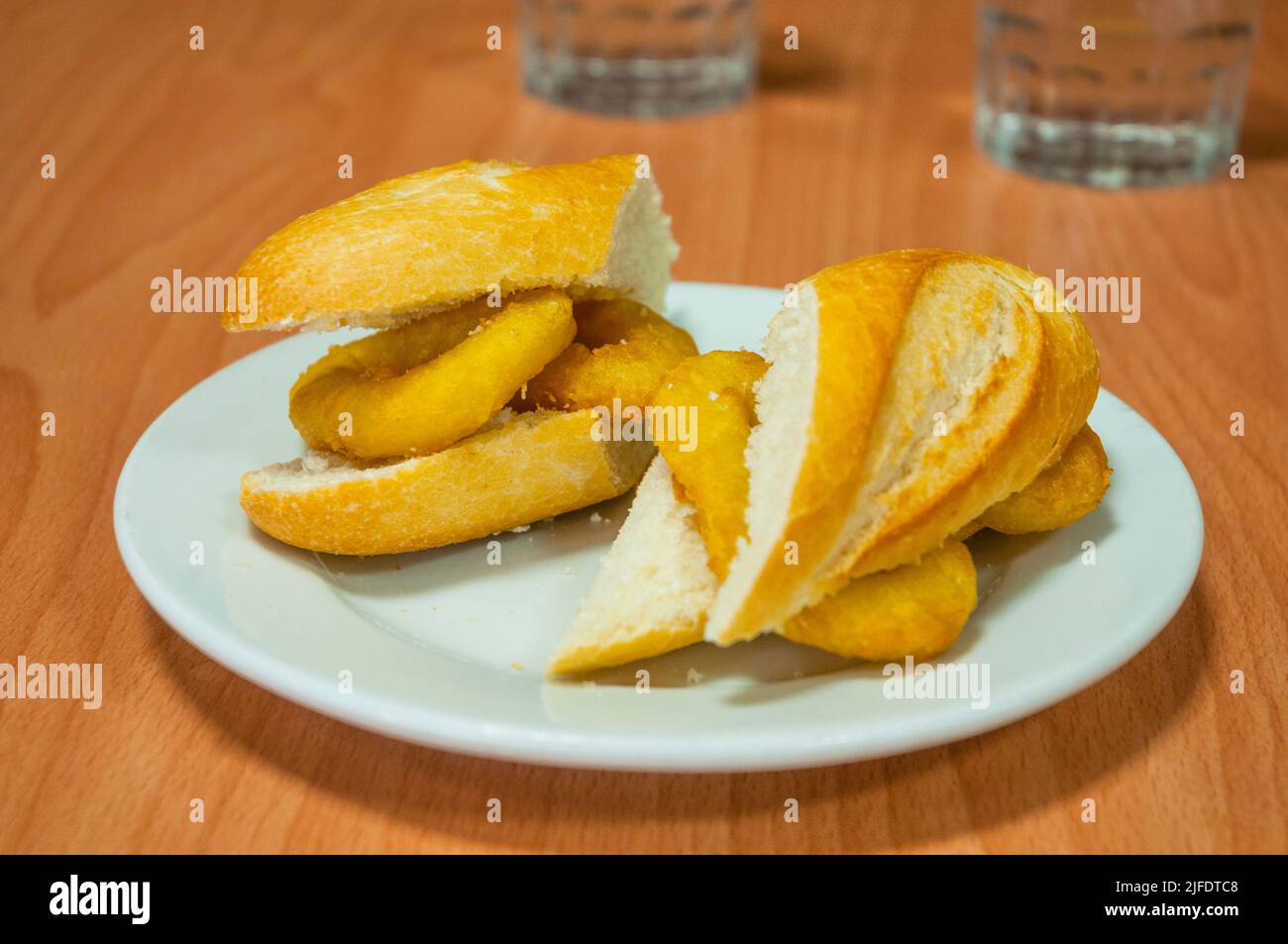 Tintenfische Sandwiches. Spanien. Stockfoto