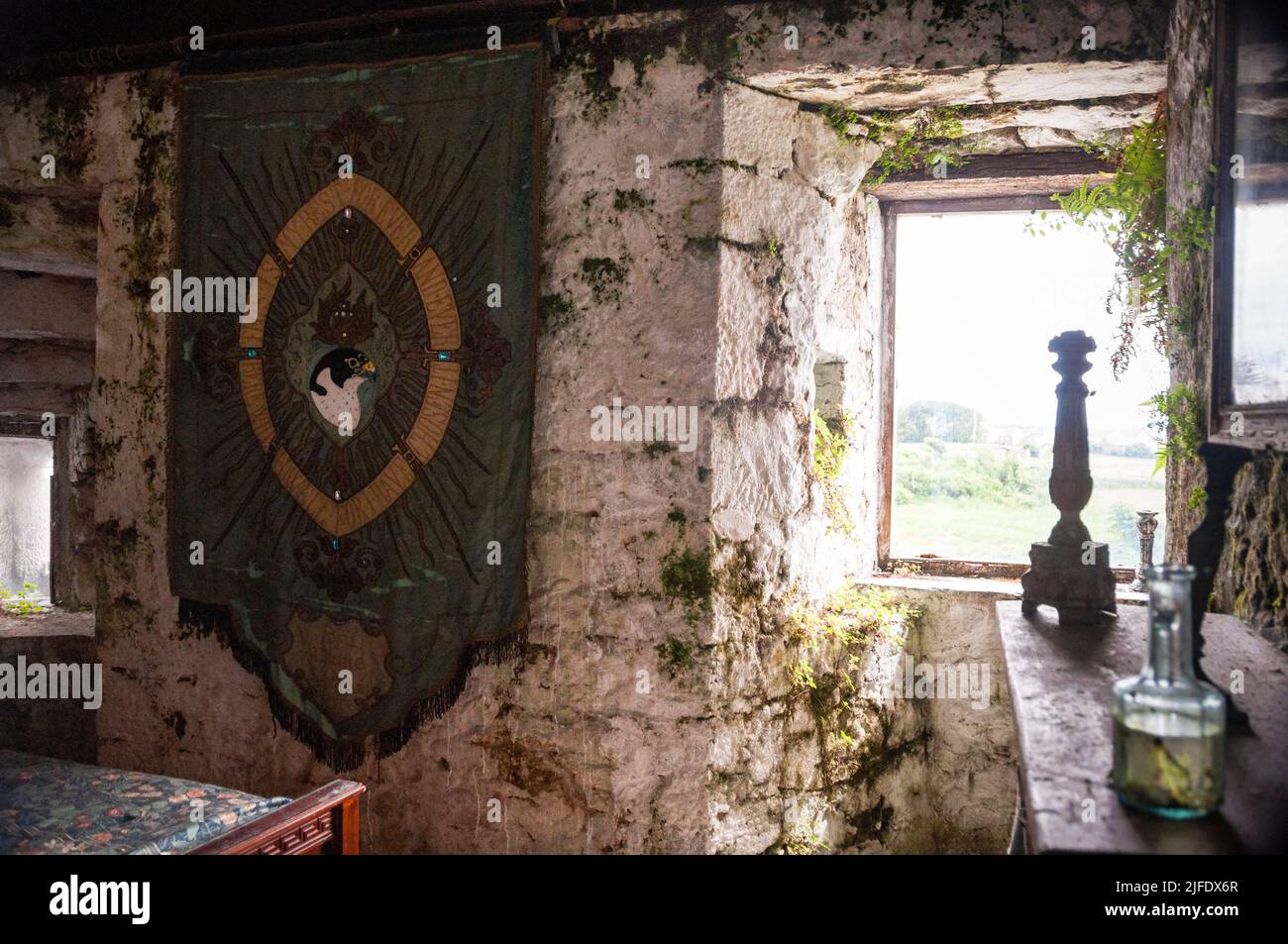 Oranmore Castle, ein 800 Jahre altes Nationaldenkmal an der Galway Bay in Oranmore, Irland. Stockfoto