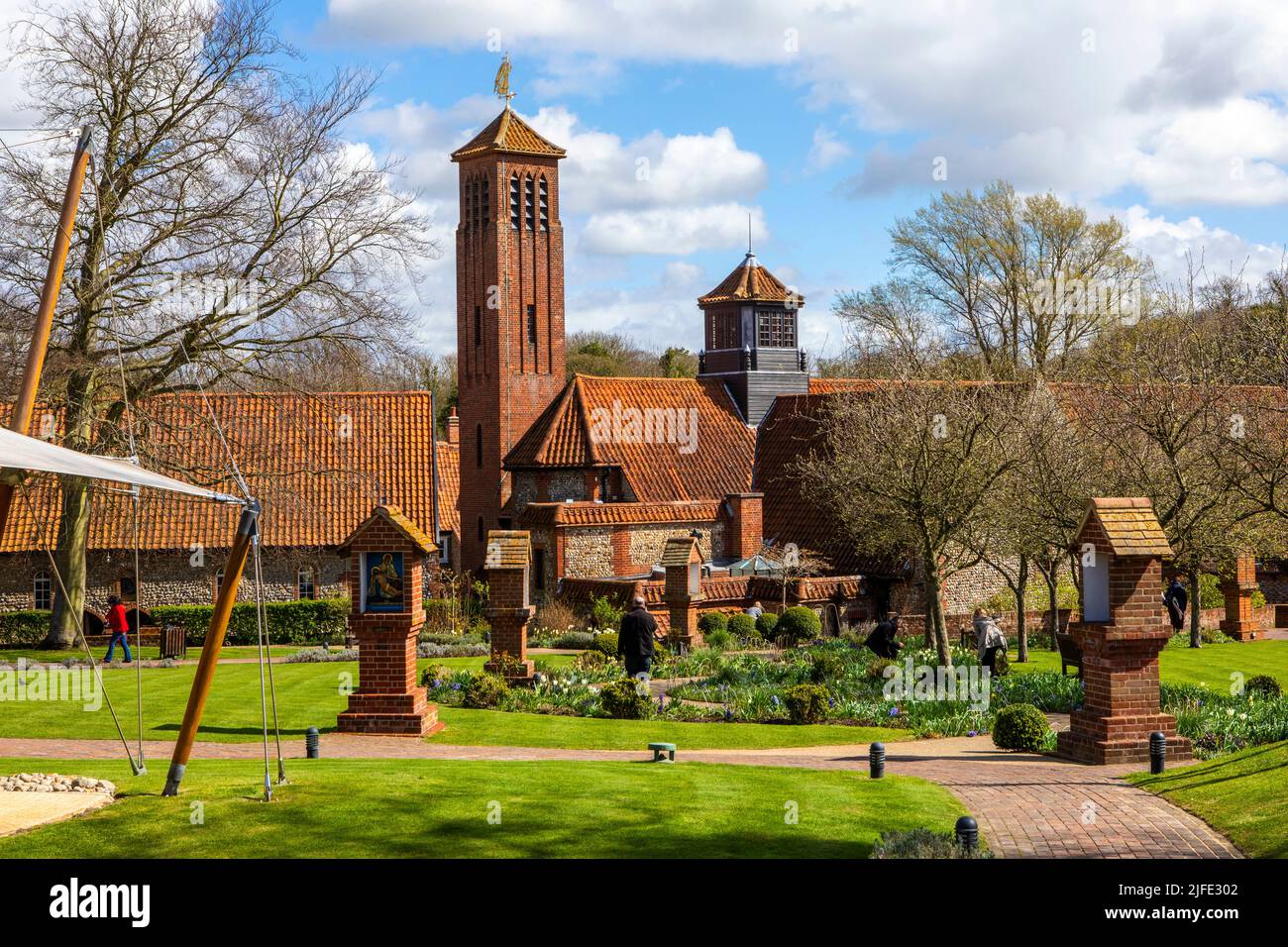 Ein Blick vom wunderschönen Gelände des Schreins unserer Lieben Frau von Walsingham in Norfolk, Großbritannien. Stockfoto