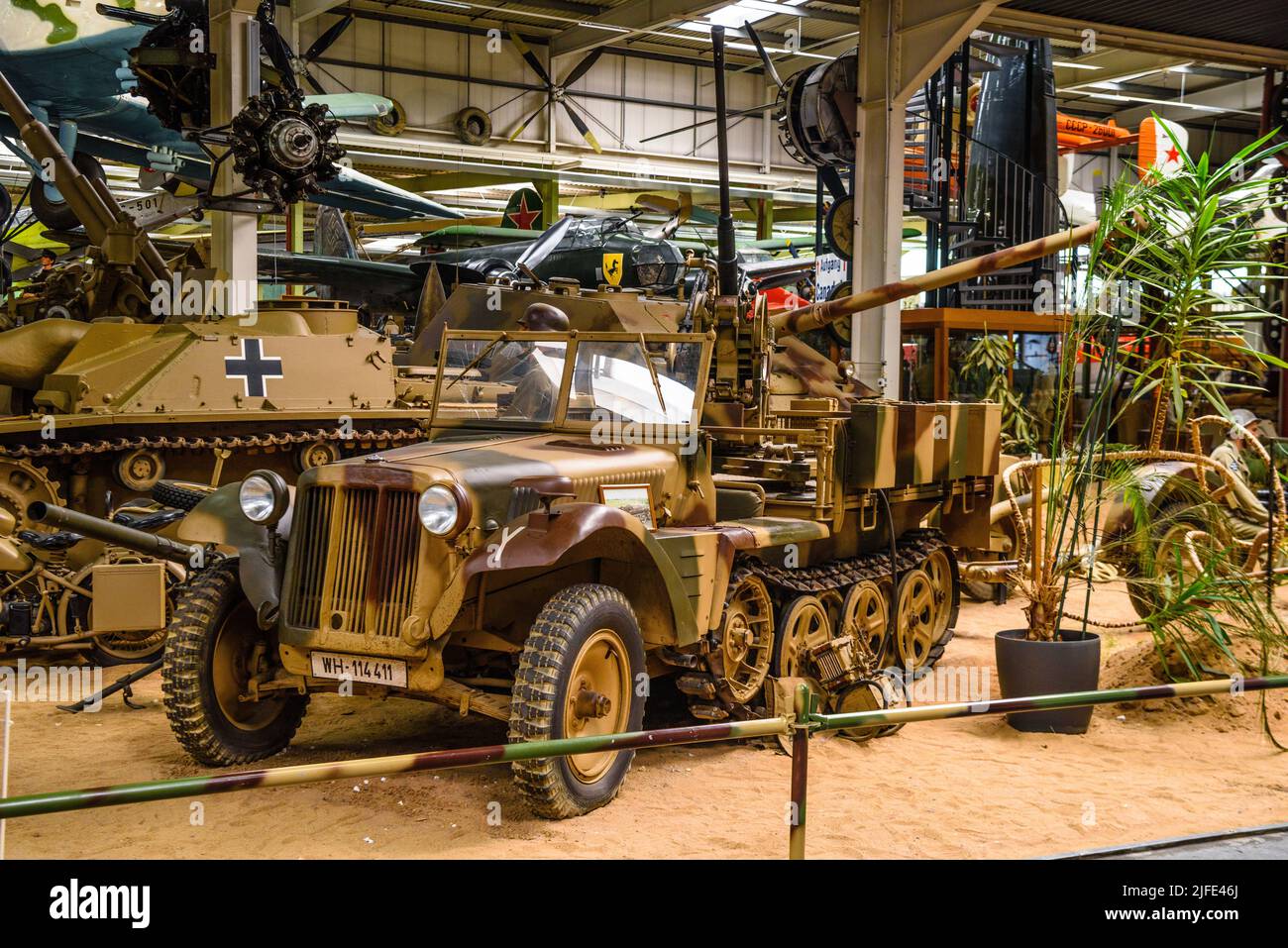 SINSHEIM, DEUTSCHLAND - MAI 2022: Military Demag SD.Kfz. 10 Sonderkraftfahrzeug Sondermotorfahrzeug WW2 1939 100ps mit Kanon 3. reich nazi-Deutschland Stockfoto