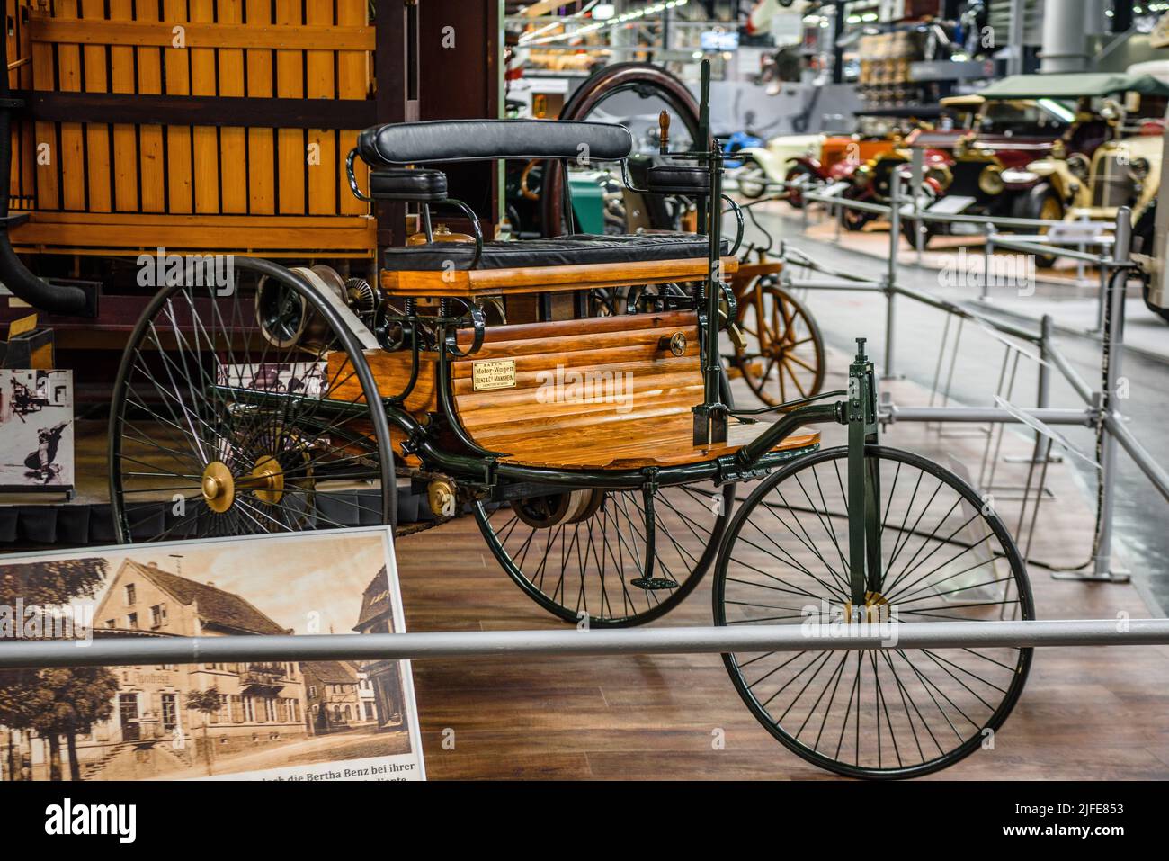 SINSHEIM, DEUTSCHLAND - MAI 2022: Benz Patent Motorwagen Modell 1 1886. Stockfoto