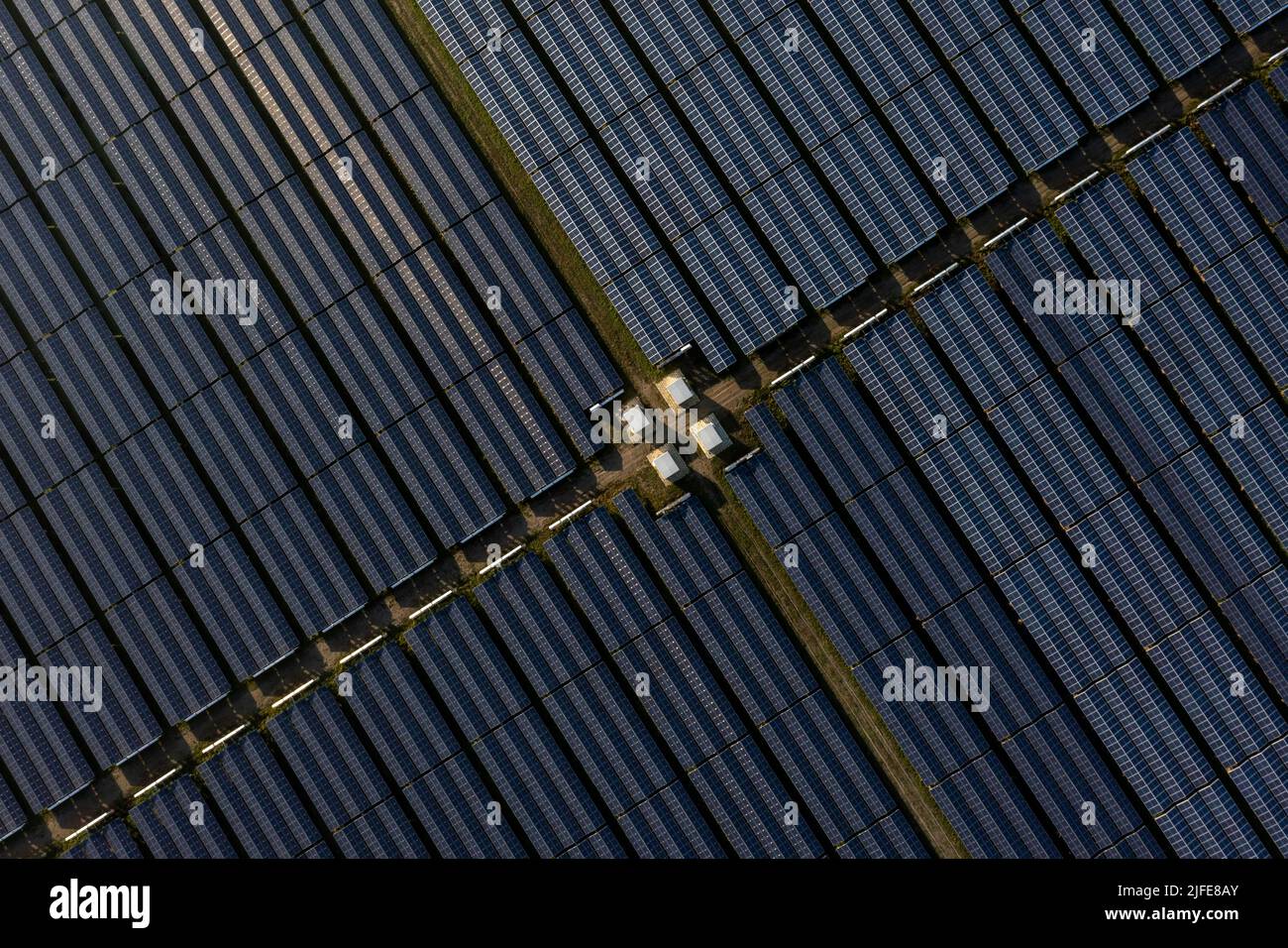 Luftaufnahme von Solarfarmen, Middelburg, Seeland, Niederlande. Stockfoto