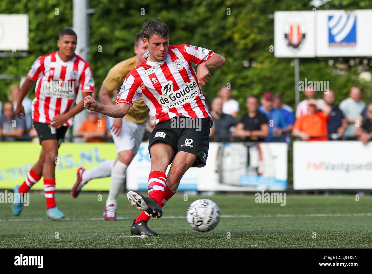 GOUDA, NIEDERLANDE - 2. JULI: Patrick Brouwer von Sparta Rotterdam vom Elfmeterschießen während des Vorsaison-Freundschaftsspiel zwischen Gouds Sterrenteam und Sparta Rotterdam bei Jodan Boys am 2. Juli 2022 in Gouda, Niederlande (Foto: Hans van der Valk/Orange PicBilder) Stockfoto