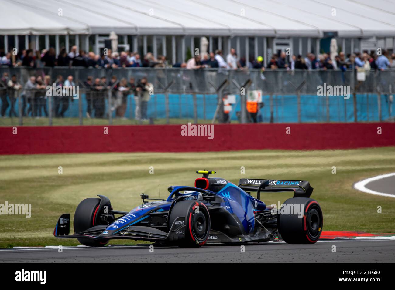 SILVERSTONE, VEREINIGTES KÖNIGREICH - 02. Juli 2022: Nichola Latifi aus Kanada tritt für Williams Racing an. Qualifying, Runde 10 der Meisterschaft 2022 F1. Kredit: Michael Potts/Alamy Live Nachrichten Stockfoto