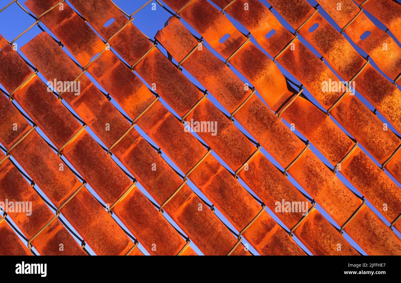 Kettenlineal mit verrosteten Einsätzen Stockfoto