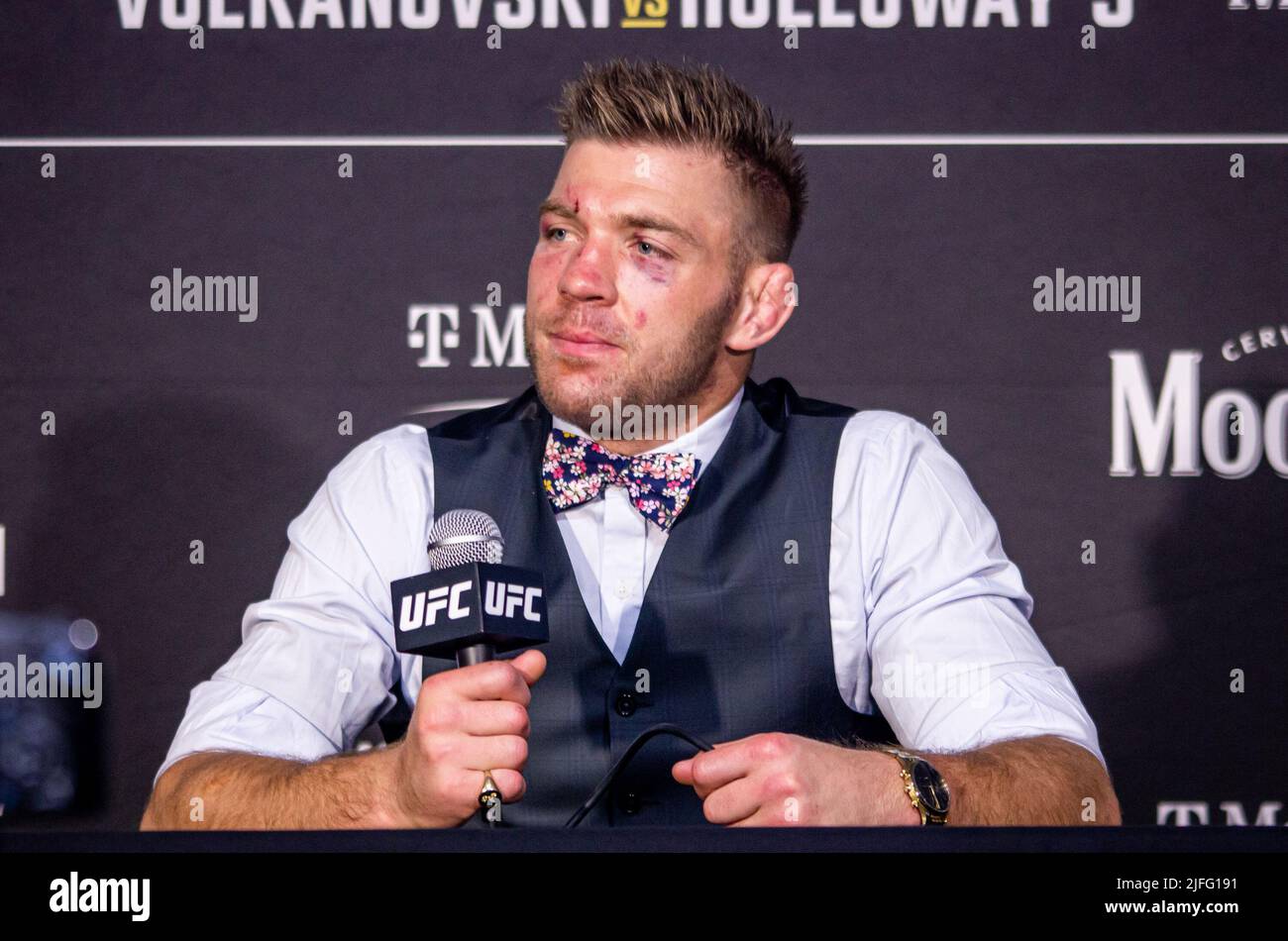 Las Vegas, Nv, Usa. 02.. Juli 2022. LAS VEGAS, NV - 2. Juli: Nach seiner hart umkämpften Entscheidung (29-28 x 3) über Brad Tavares bei der UFC 276 wendet sich Dracus Du Plessis an die Medien: Adasenya gegen Cannonier in der T-Mobile Arena, Las Vegas, NV, USA. (Foto von Matt Davies/PxImages) Credit: Px Images/Alamy Live News Stockfoto