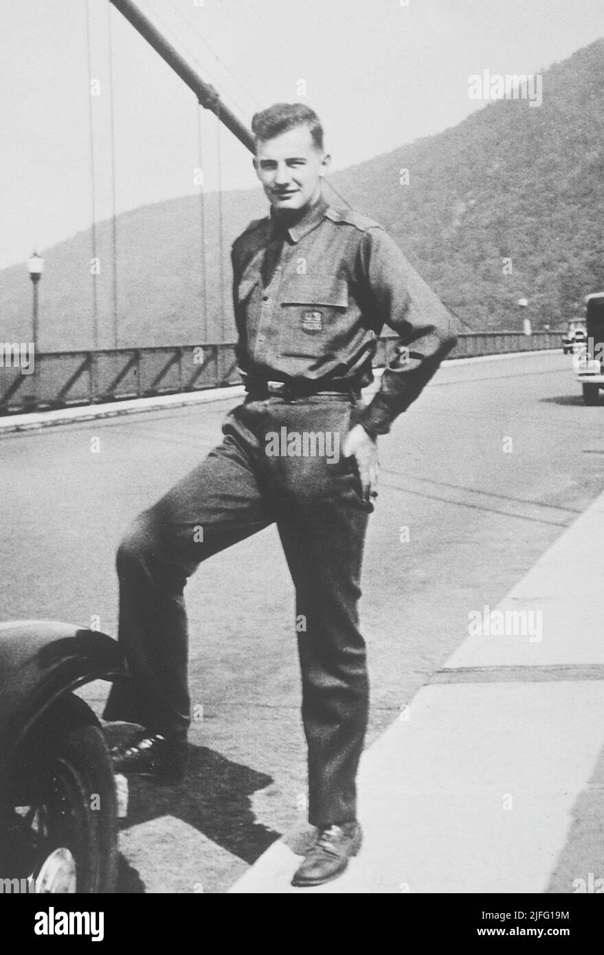 Raoul Wallenberg. Schwedischer Diplomat. Geboren im August 4 1912, verschwunden im Januar 17 1945. Er rettete Tausende von juden im deutsch besetzten Ungarn während des Holocaust von deutschen nazis und ungarischen Faschisten während der späteren Phasen des Zweiten Weltkriegs Was mit ihm geschah, als er starb, ist immer noch Gegenstand fortgesetzter Spekulationen. Raoul Wallenberg in den 1930s während seiner Zeit in College in den USA. 1931 Stockfoto