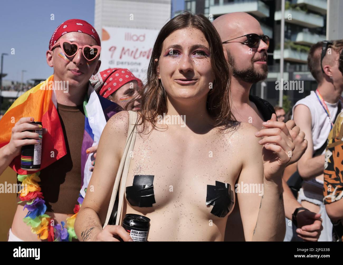 Der Stolz von Mailand ist nach einem 2-jährigen Stopp zurück, nachdem 300 Demonstranten zwischen den Straßen der Stadt gecovid waren Stockfoto