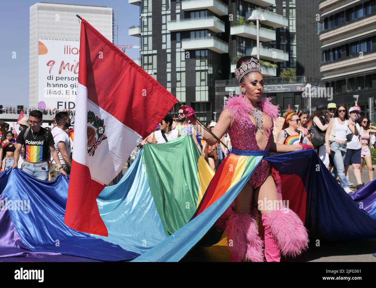 Der Stolz von Mailand ist nach einem 2-jährigen Stopp zurück, nachdem 300 Demonstranten zwischen den Straßen der Stadt gecovid waren Stockfoto