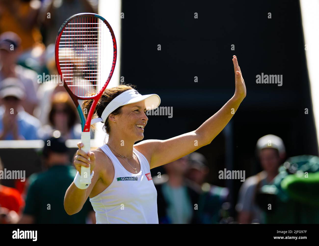 Tatjana Maria aus Deutschland im Einsatz gegen Maria Sakkari aus Griechenland während der dritten Runde der Wimbledon Championships 2022, Grand Slam Tennisturnier am 1. Juli 2022 im All England Lawn Tennis Club in Wimbledon bei London, England - Foto: Rob Prange/DPPI/LiveMedia Stockfoto