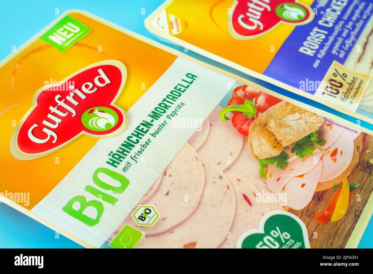 Deutsche Produkte von Gutfried Wurstsorten und Verpackung mit EU-Siegel und Bio Stockfoto