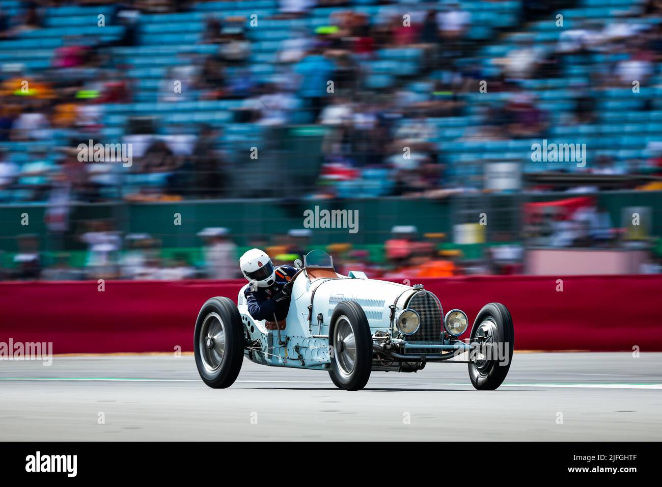 Silverstone, Großbritannien. 3.. Juli 2022. Silverstone, Großbritannien. 03.. Juli 2022. F1 British Historic Cars Parade während der Formel 1 Lenovo British Grand Prix 2022, 10. Runde der FIA Formel 1 Weltmeisterschaft 2022, auf dem Silverstone Circuit, vom 1. Bis 3. Juli 2022 in Silverstone, Großbritannien - Foto Florent Gooden/DPPI Credit: DPPI Media/Alamy Live News Credit: DPPI Media/Alamy Live News Stockfoto