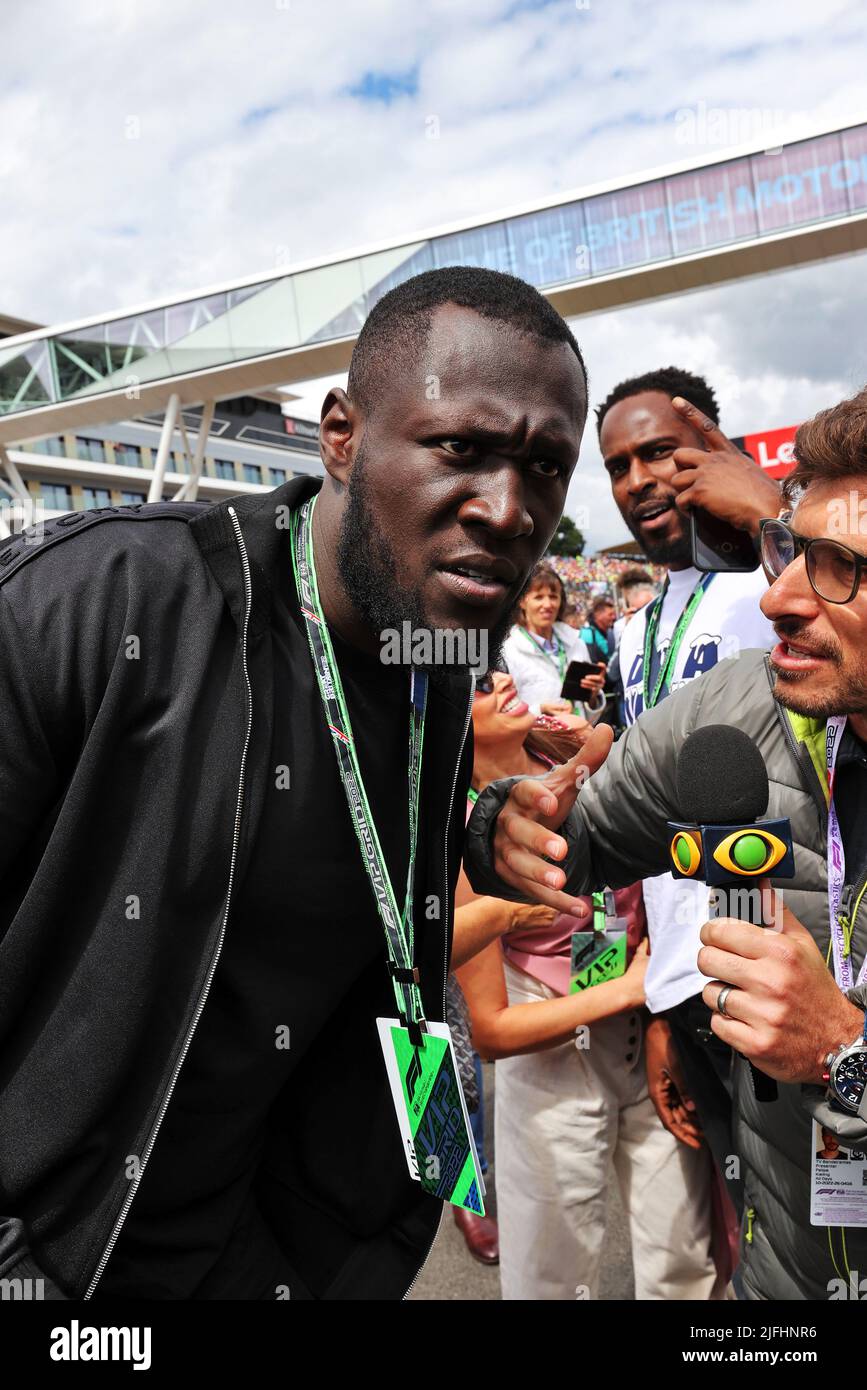 Silverstone, Großbritannien. 03.. Juli 2022. Stormzy (GBR) Rapper am Start. Großer Preis von Großbritannien, Sonntag, 3.. Juli 2022. Silverstone, England. Quelle: James Moy/Alamy Live News Stockfoto