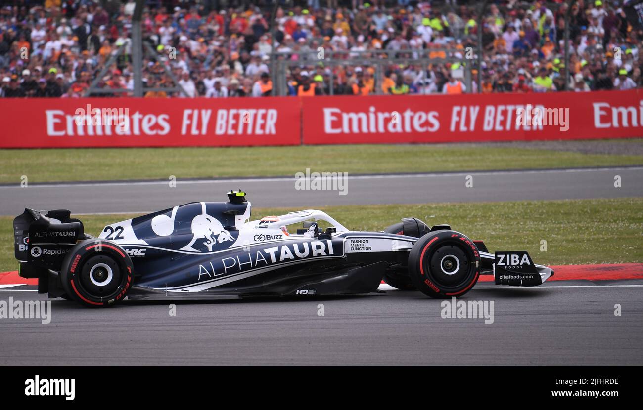 Silverstone, Großbritannien. 3.. Juli 2022, Silverstone Circuit, Silverstone, Northamptonshire, England: Großer Preis von Großbritannien F1, Renntag: Yuki Tsunoda aus Japan fährt die (22) Scuderia AlphaTauri AT03 Credit: Action Plus Sports Images/Alamy Live News Stockfoto