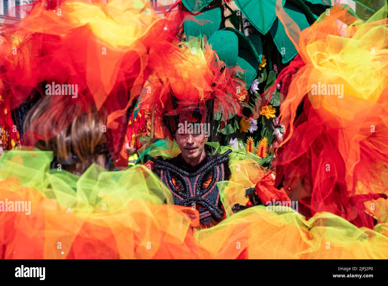 Helsinki Samba Carnaval Performer in Kostüm in Helsinki, Finnland Stockfoto
