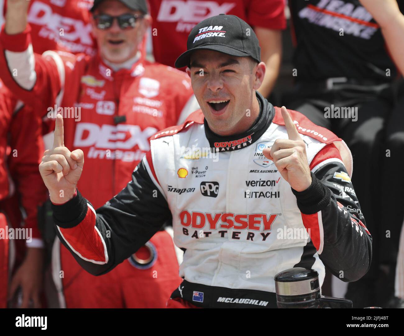 Akron, Usa. 03.. Juli 2022. Scott McLaughlin (3) feiert am Sonntag, den 3. Juli 2022, den Gewinn des Honda 200 auf dem Mid Ohio Sports Course in Lexington, Ohio. Foto von Aaron Josefczyk/UPI Credit: UPI/Alamy Live News Stockfoto
