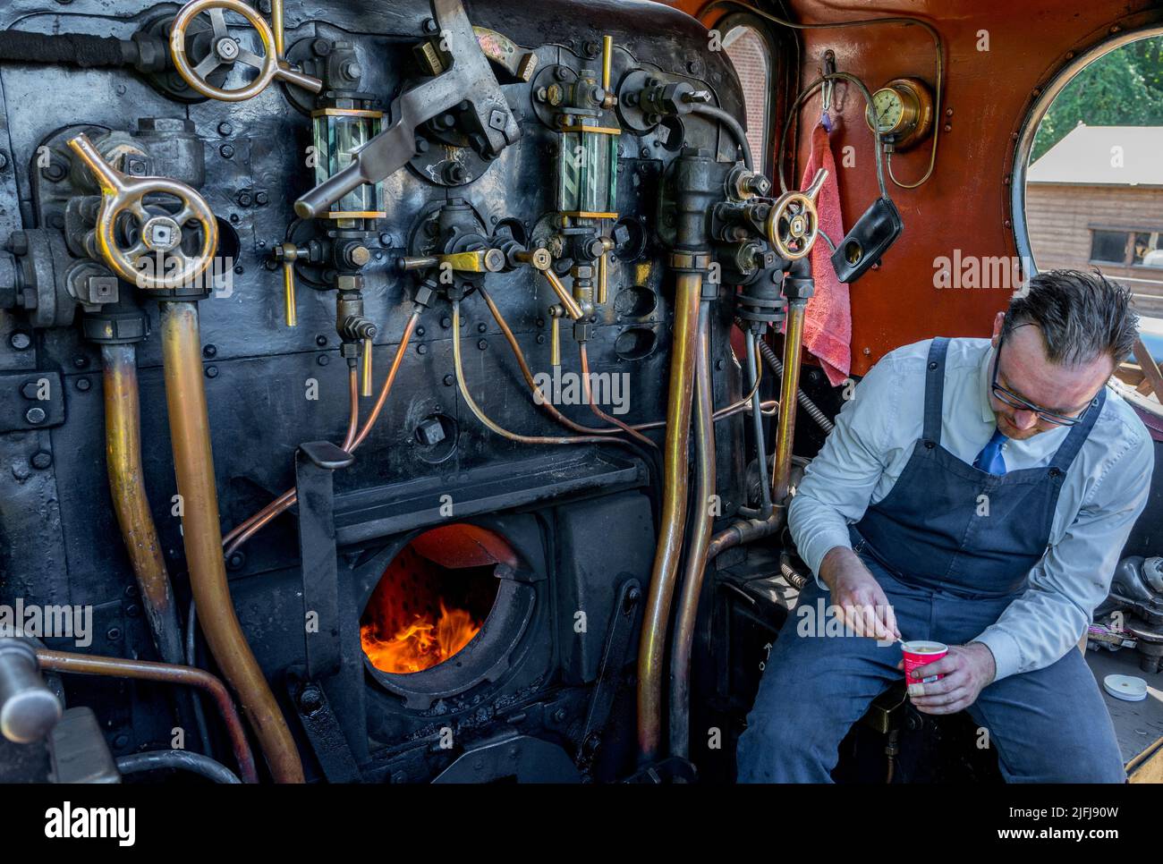 Steuerventile der Dampflokomotive der Baureihe 7F 2-8-0 Nr. 53809 im holt-Bahnhof, Norfolk, England. Stockfoto