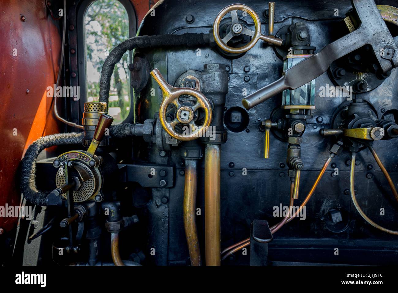 Steuerventile der Dampflokomotive der Baureihe 7F 2-8-0 Nr. 53809 im holt-Bahnhof, Norfolk, England. Stockfoto