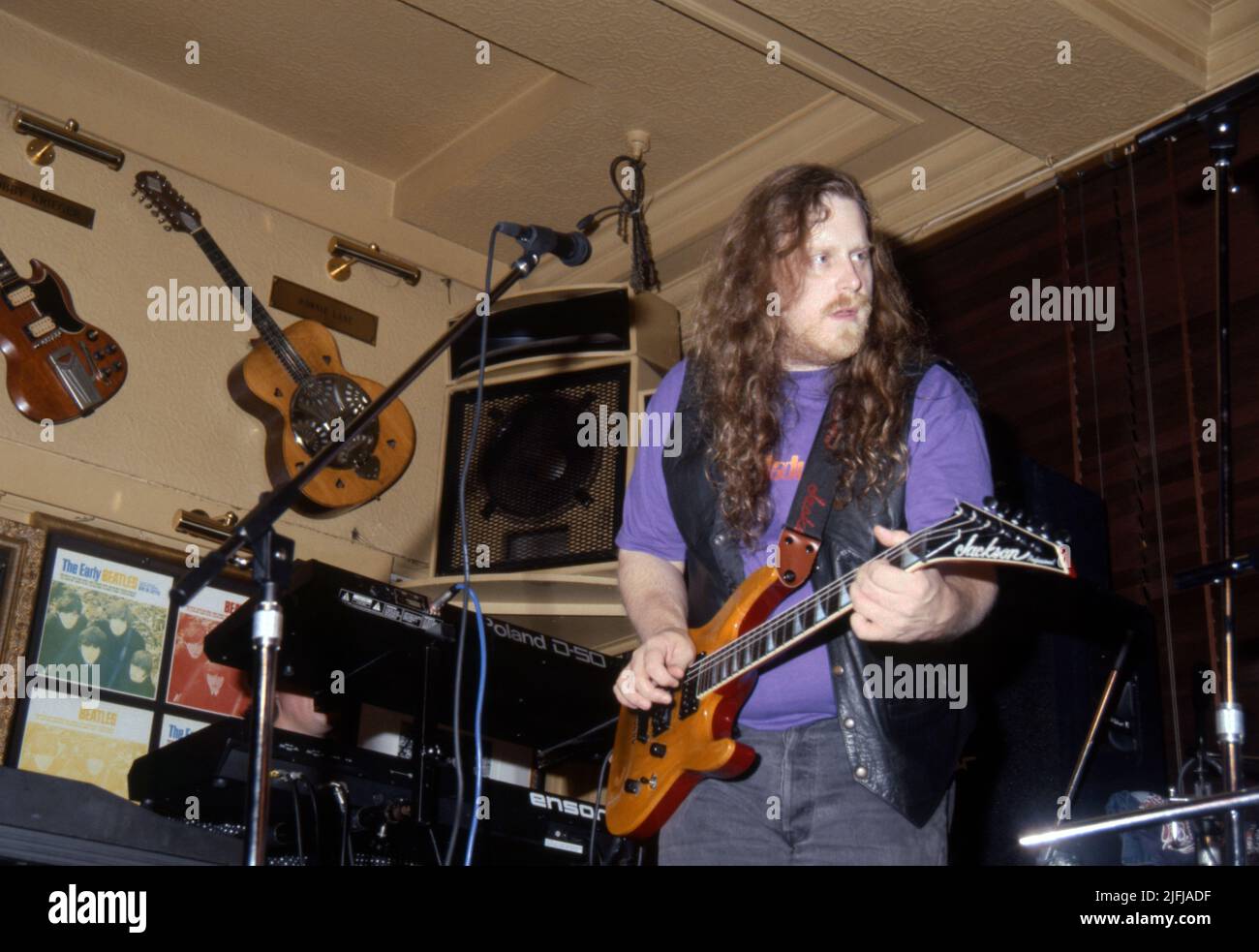 Gitarrist Warren Haynes von der Allman Brothers Band tritt im Juni 1991 im Hard Rock Cafe, London, Großbritannien, auf. Stockfoto