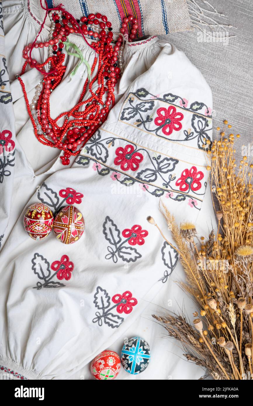 Traditionelle ukrainische Kleidung. Hintergrund Stockfoto