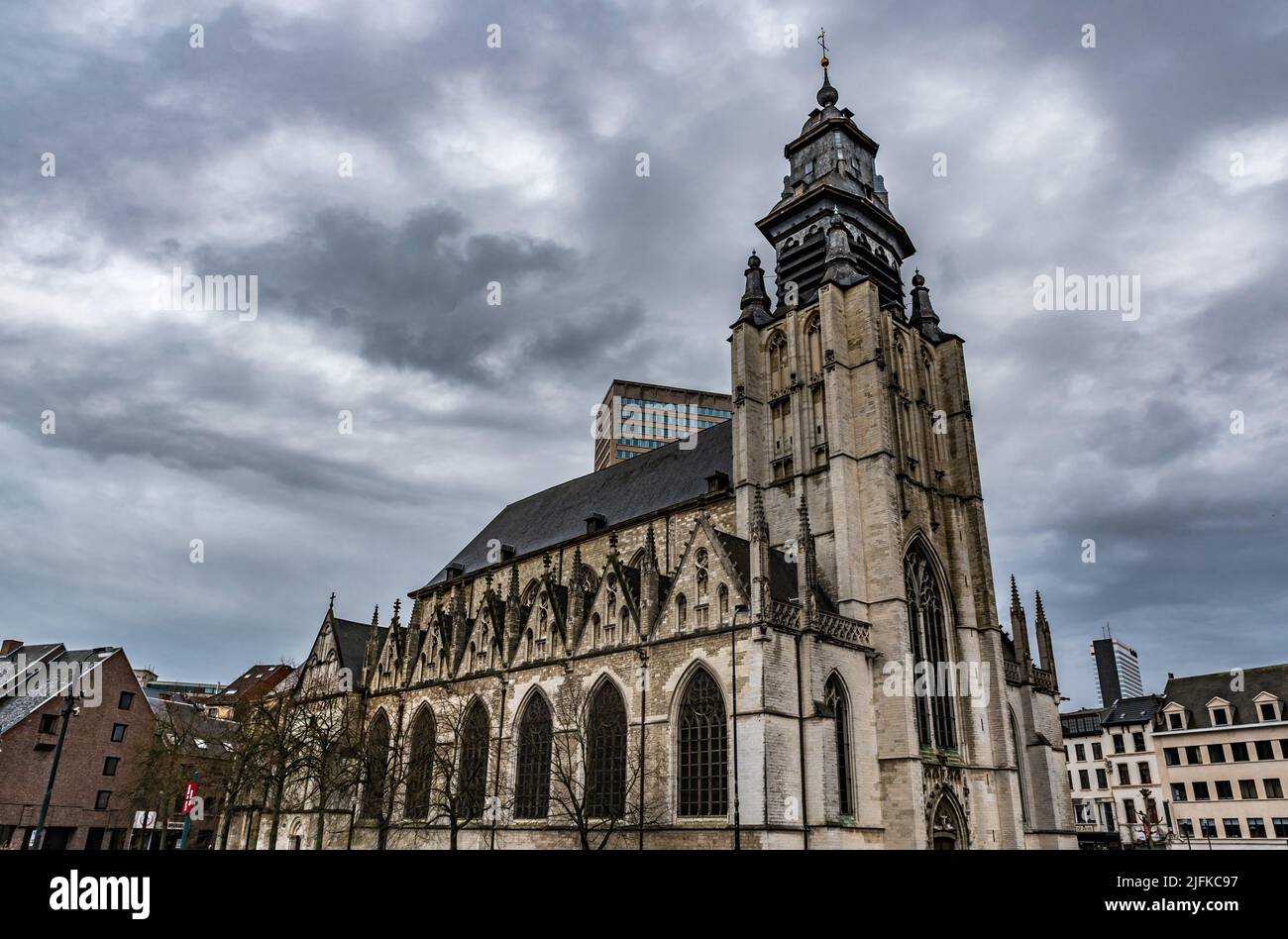 Brüsseler Altstadt, Region Brüssel-Hauptstadt - Belgien Fassade der Kapellenkirche, ein Ort der Anbetung für eine große katholische Gemeinde. Stockfoto