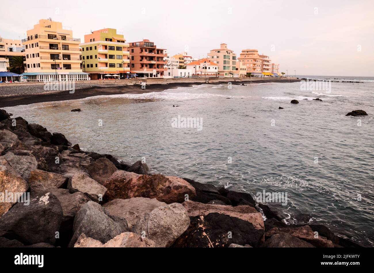Schöner Strand Las Galletas in Arona, Kanarische Inseln Teneriffa, Spanien Stockfoto