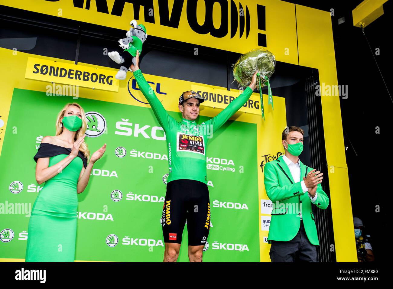 Sonderborg, Dänemark. 03.. Juli 2022. Wout van Aert von Jumbo-Visma auf dem Podium im grünen Trikot nach der 3. Etappe der Tour de France 2022. (Foto: Gonzales Photo/Alamy Live News Stockfoto