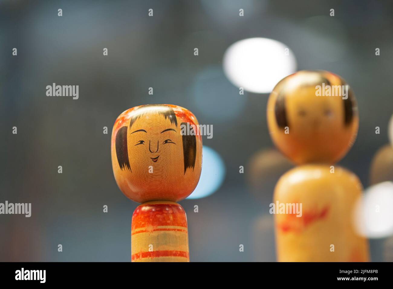 Traditionelle japanische alte Kokeshi-Puppen aus Holz Stockfoto