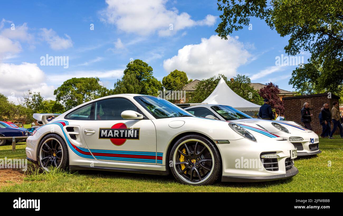 2009 Porsche 911 GT2 ‘GT09 TWO’ & Porsche 911 GT3 ‘GT59 GUY’ auf der Juni Scramble im Bicester Heritage Center am 19.. Juni 202 ausgestellt Stockfoto