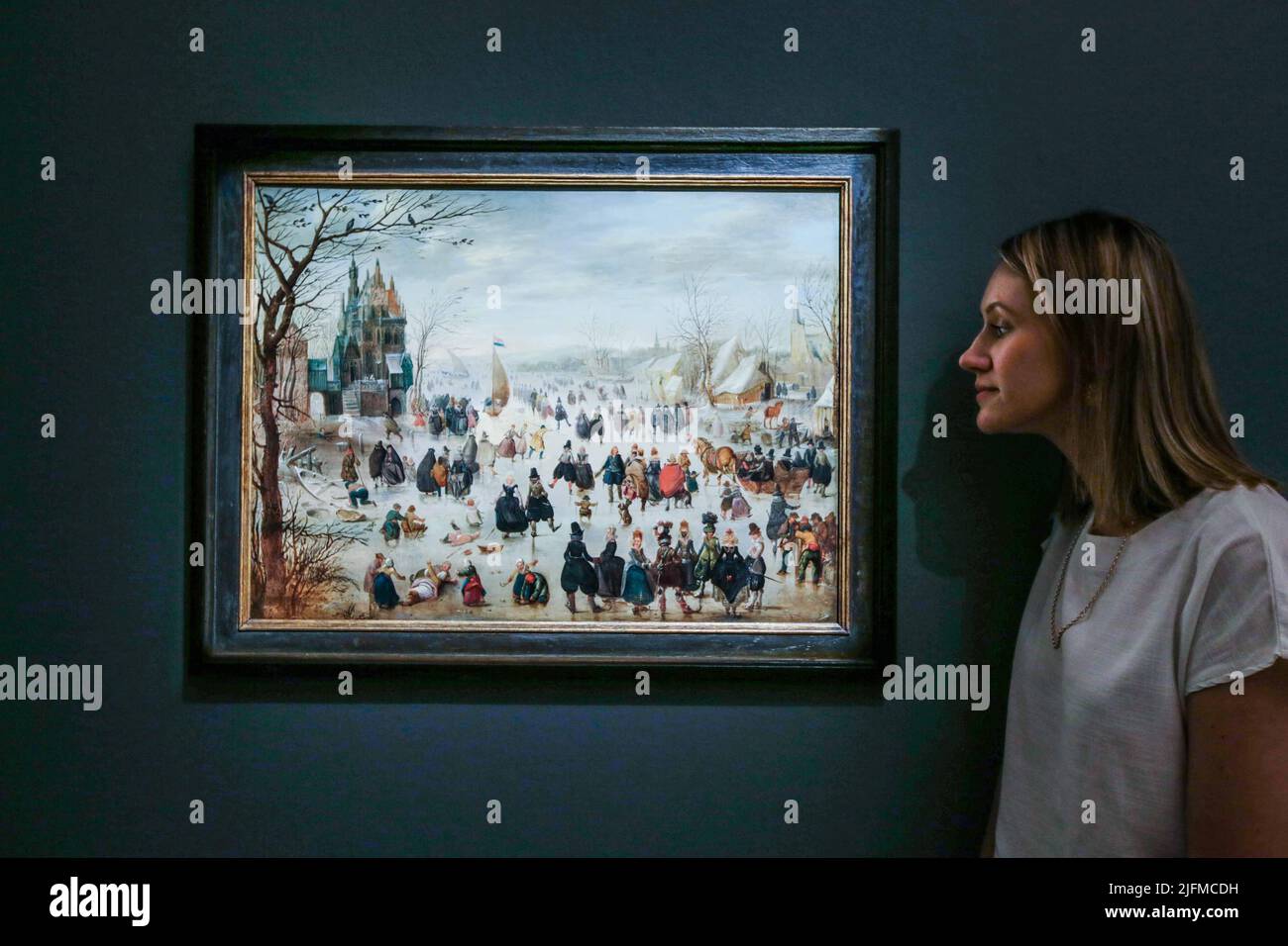 London UK 4 July 2022 Adam van Breen stellt sich auf einem gefrorenen Fluss, einem Schloss dahinter, beim Schlittschuhlaufen vor. Est 400.000-600.000.Paul Quezada-Neiman/Alamy Live News Stockfoto