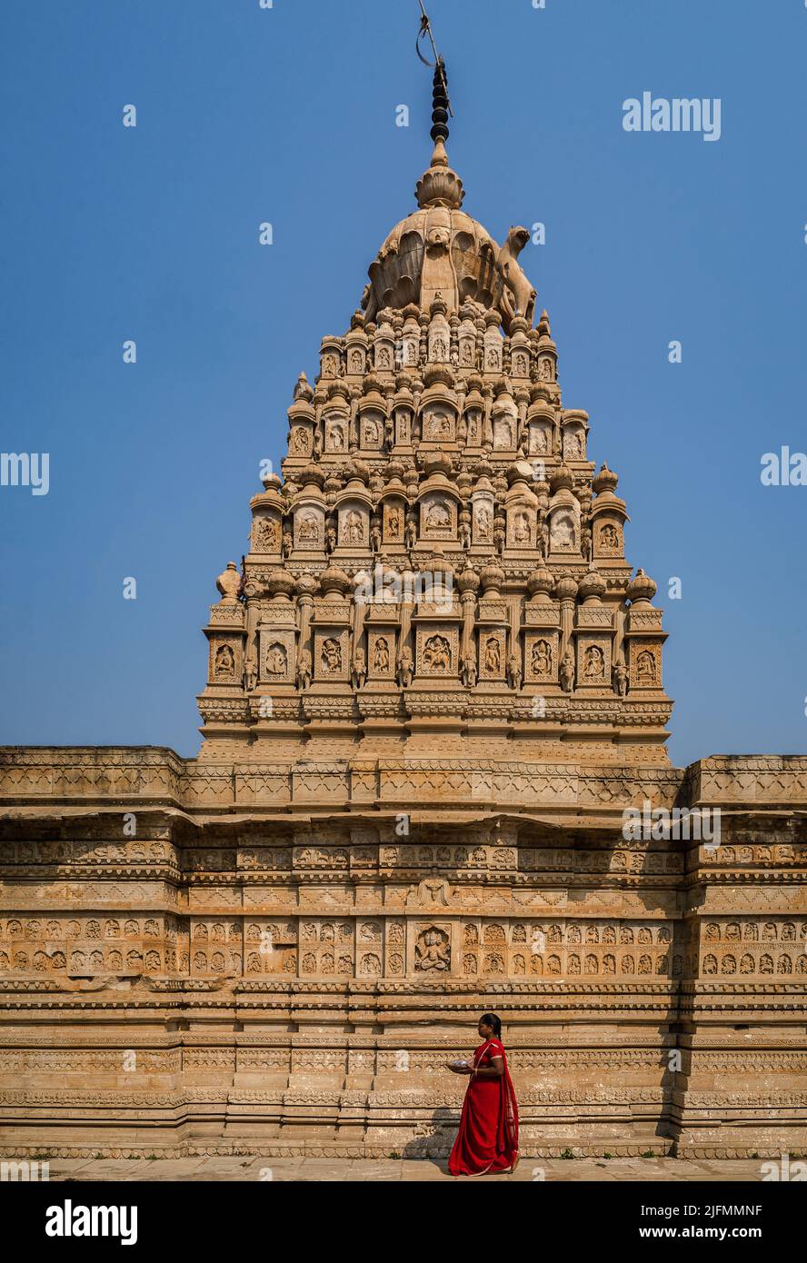 01 08 2018 Vintage Old Achaleshwar Mahadeva Tempel Chandrapur Stadt Maharashtra, Indien Asien. Stockfoto