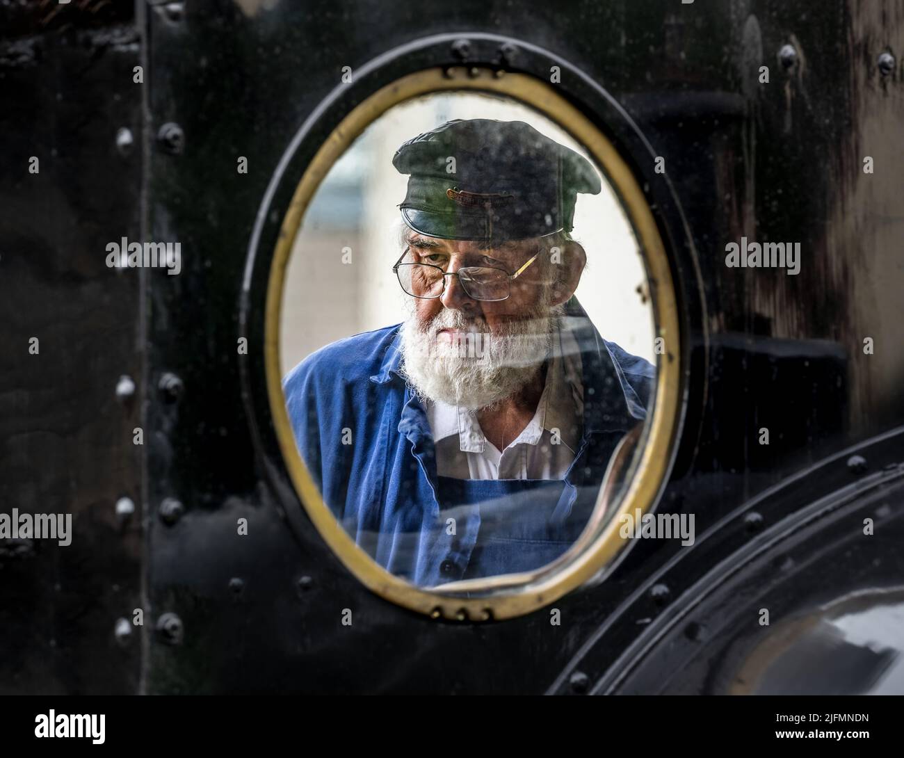 Die KWVR ist eine einzigartige 5 Meilen lange Zweigbahn im Herzen von West Yorkshire, die traditionelle Dampf- und Dieselzüge durch das atemberaubende Bront führt Stockfoto