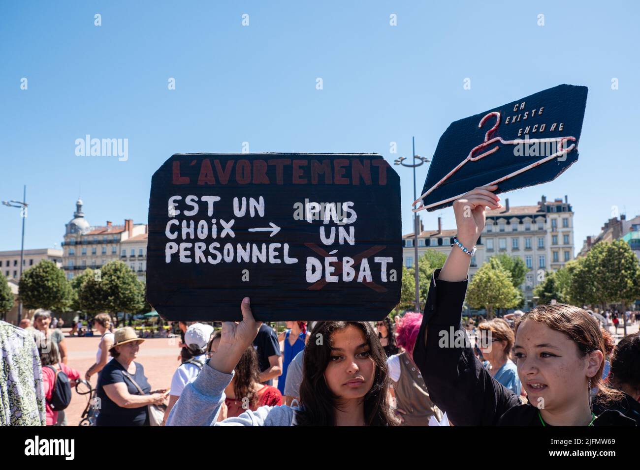 Frankreich, Lyon, 2022-07-02. Demonstration zur Unterstützung der Abtreibungsrechte in den Vereinigten Staaten. Stockfoto