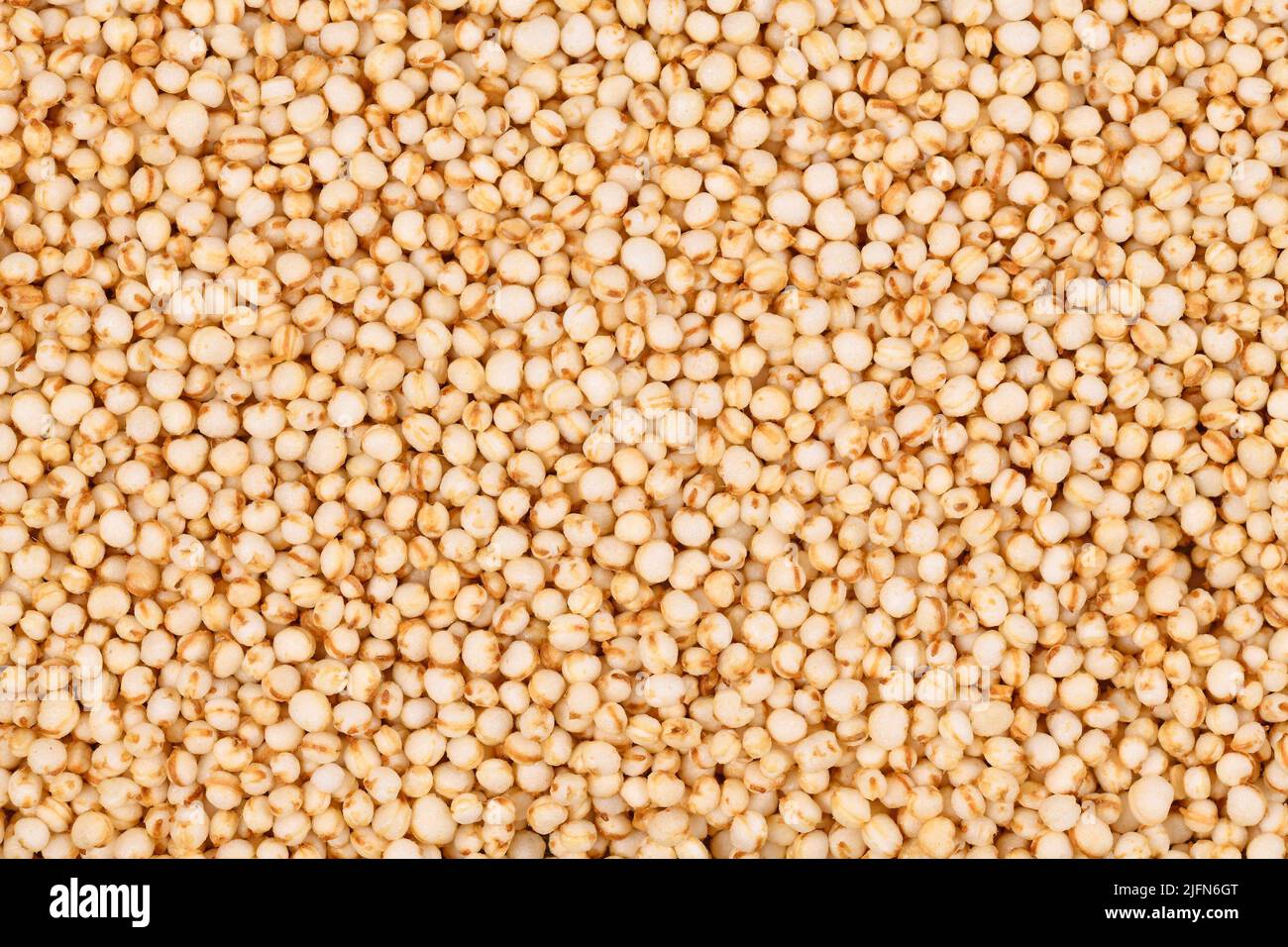 Draufsicht auf gepuffte Quinoa-Körner Stockfoto