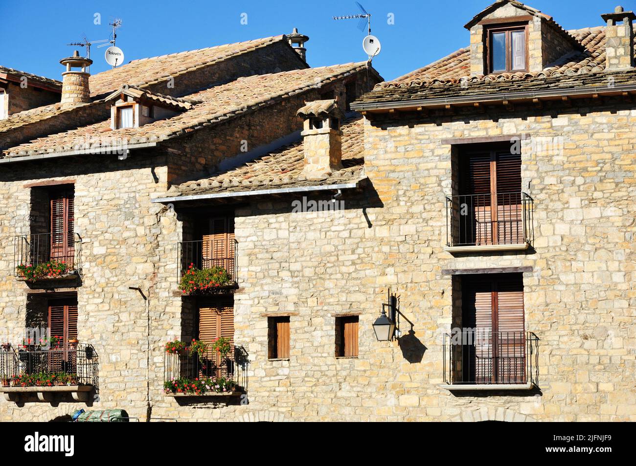 Traditionelle Architektur. Aínsa ist die Hauptstadt der Gemeinde Aínsa-Sobrarbe. Aínsa, Aínsa-Sobrarbe, Huesca, Aragón, Spanien, Europa Stockfoto