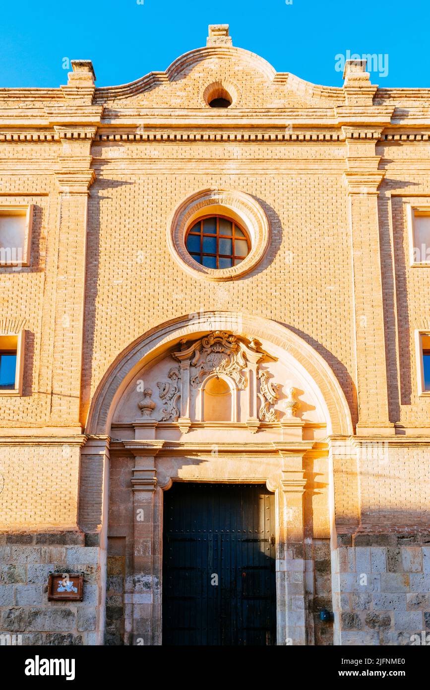Kirchenfassade. Kloster von Escolapios, Schulen der Escolapios, von Daroca wurde im Jahr 1731 gegründet, unter der Widmung von Santo Tomás de Aquino, neben Stockfoto