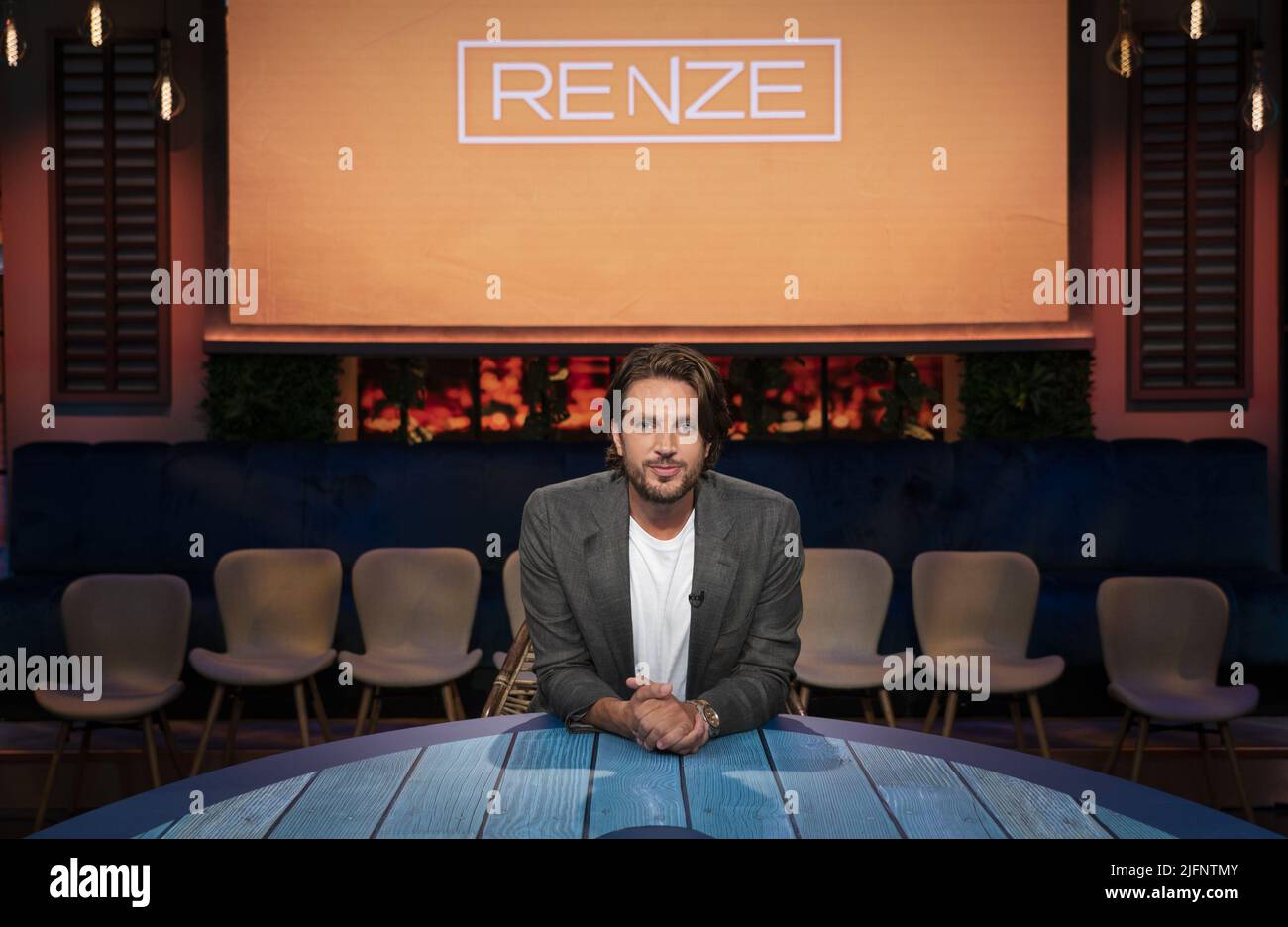 Rtl tv moderatorin Fotos und Bildmaterial in hoher Auflösung Alamy