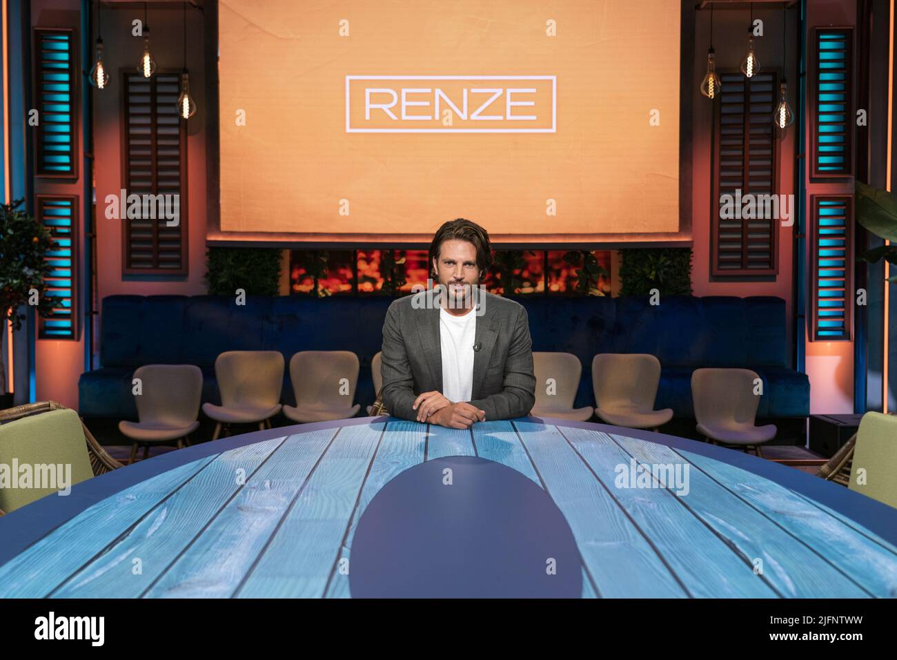 Rtl tv moderatorin Fotos und Bildmaterial in hoher Auflösung Alamy