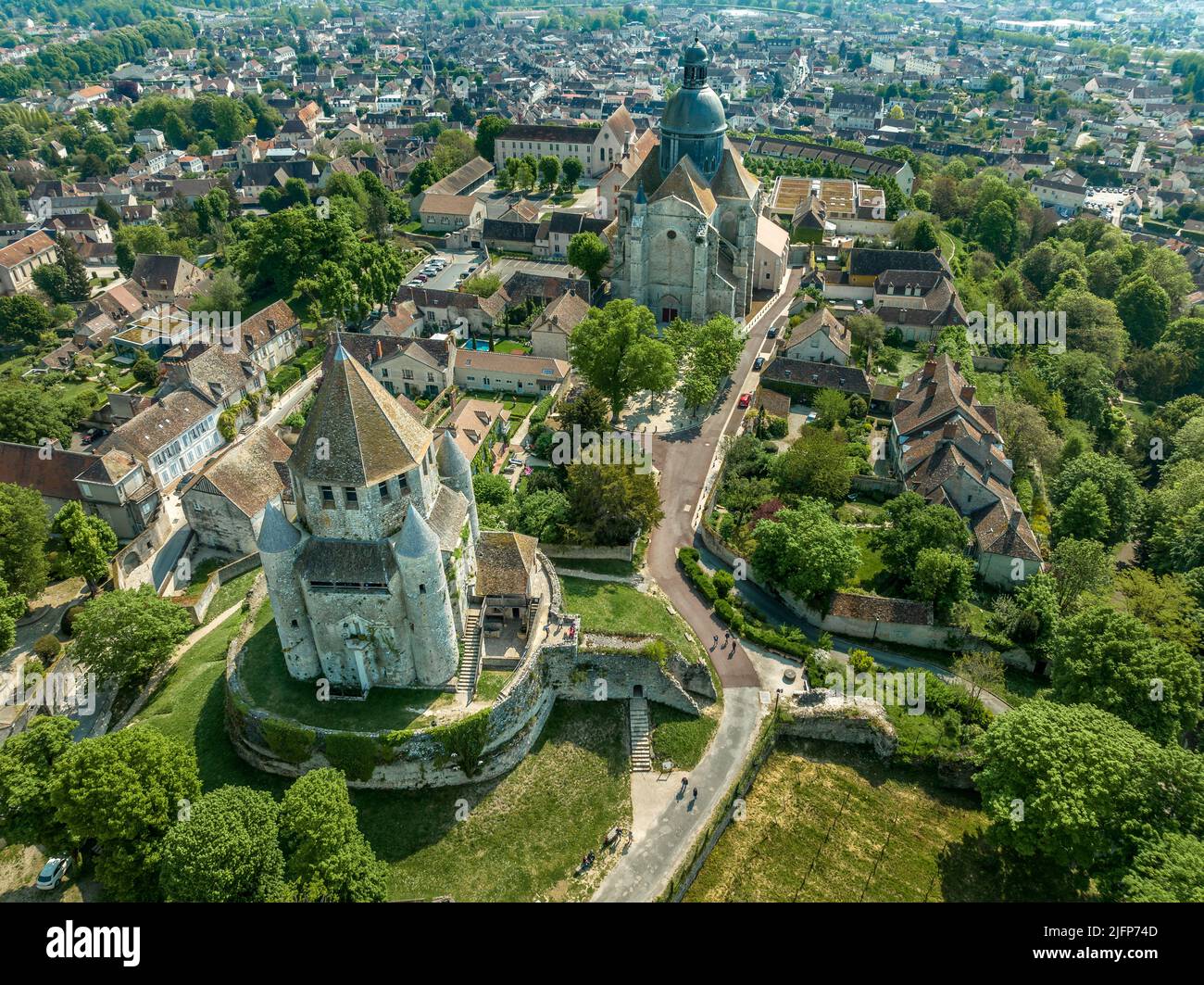 Luftaufnahme der Tour de Cesar ein mittelalterlicher Bergfried und