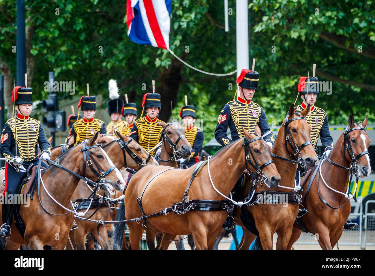 The King’s Truppe, Royal Horse Artillery at Trooping the Color, Colonel’s Review in the Mall, London, England, Großbritannien am Samstag, den 28. Mai 202 Stockfoto