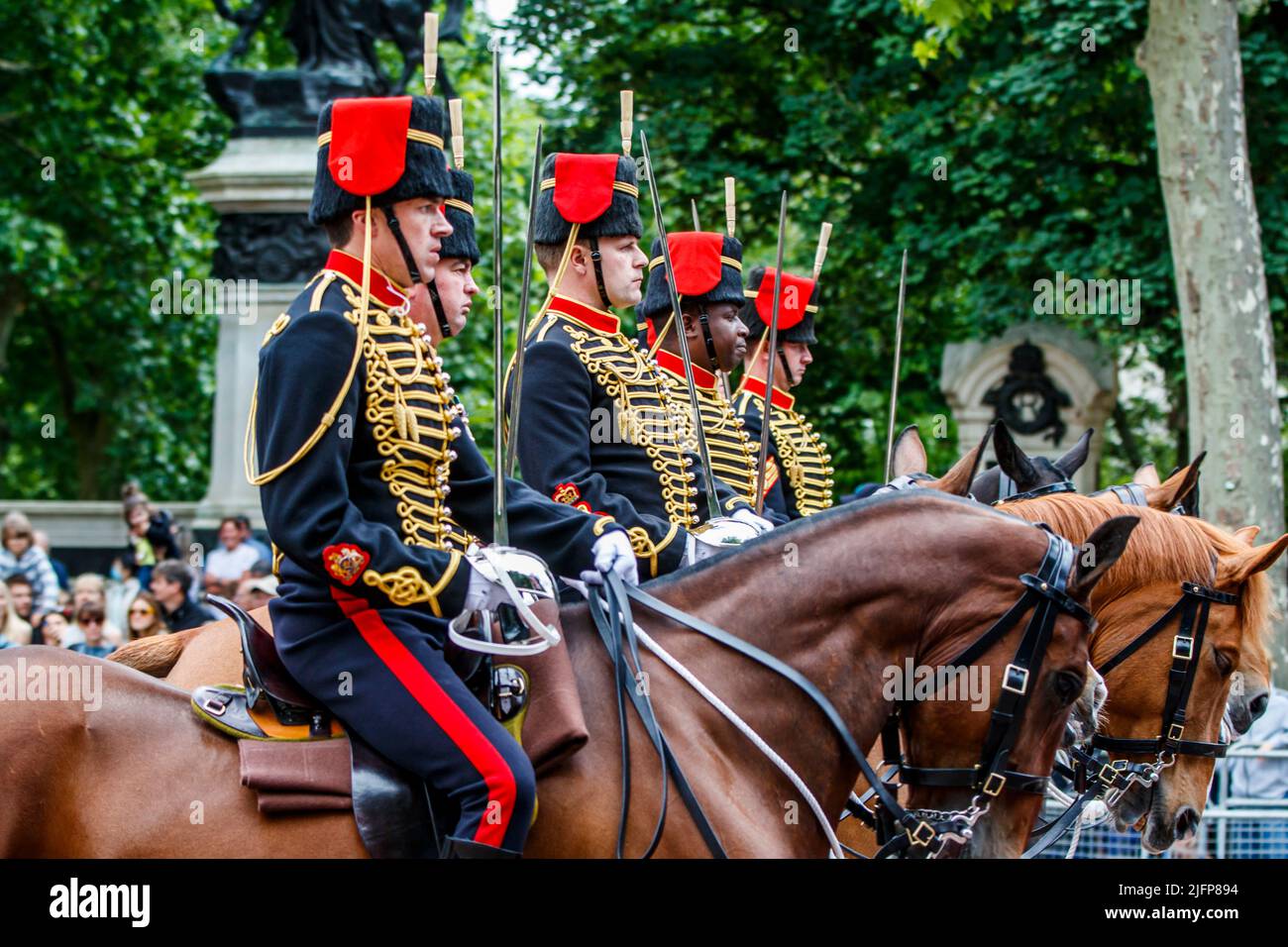 The King’s Truppe, Royal Horse Artillery at Trooping the Color, Colonel’s Review in the Mall, London, England, Großbritannien am Samstag, den 28. Mai 202 Stockfoto
