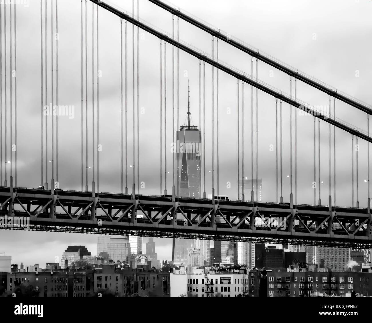 Sehen Sie Das One World Trade Center Über Die Verrazzano Narrows Bridge Stockfoto